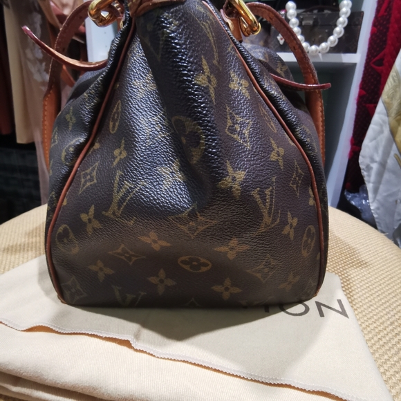 (sold)100% Authentic LV Tivoli Size GM. - Picture 7 of 16